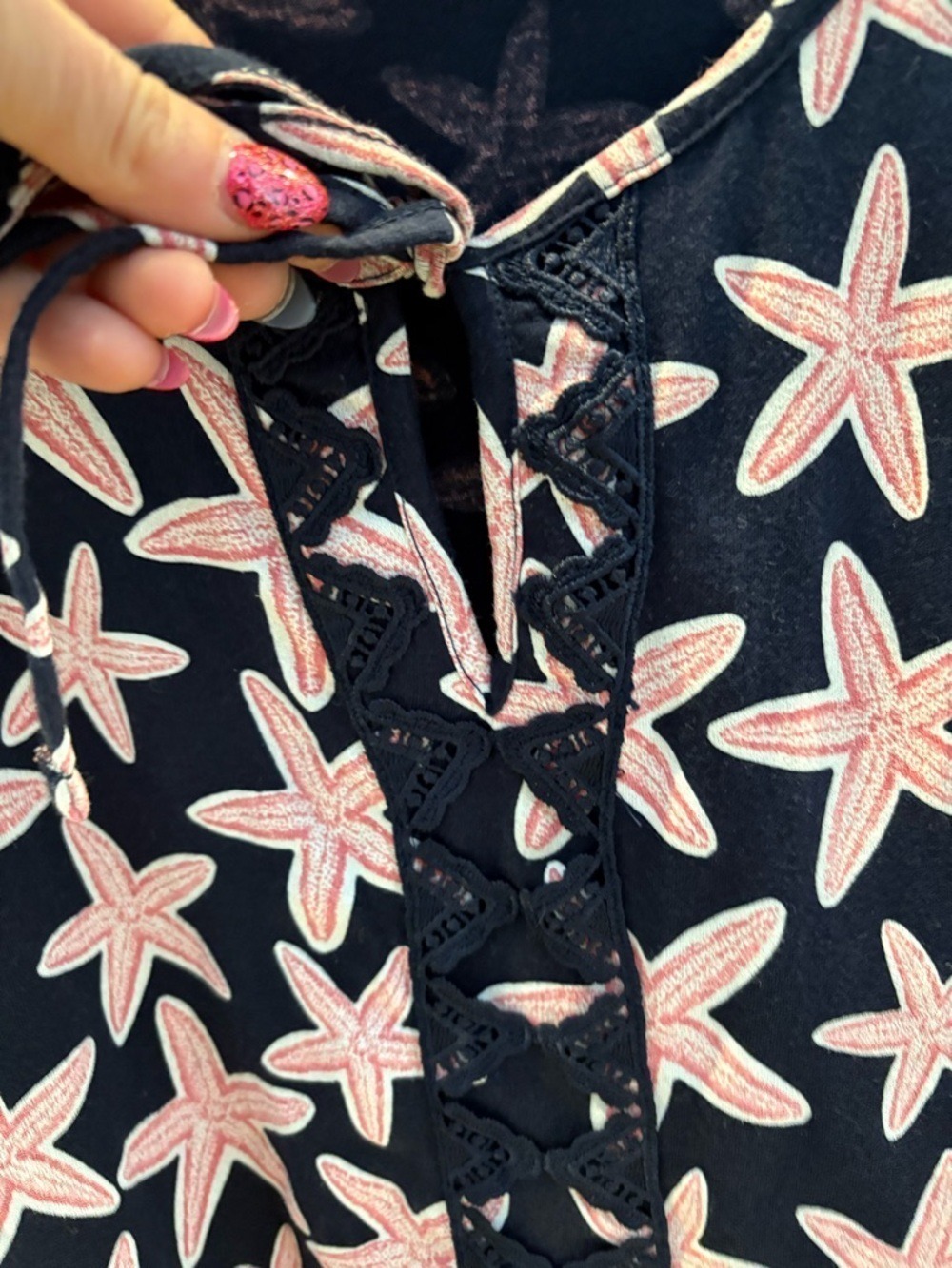 Crown & Ivy lace cut out starfish top - Picture 10 of 11